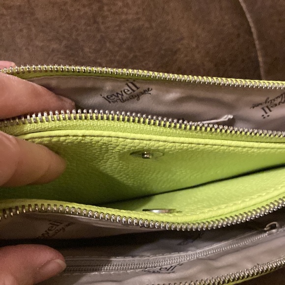 Crossover Bag in a beautiful lime green. - Picture 5 of 6